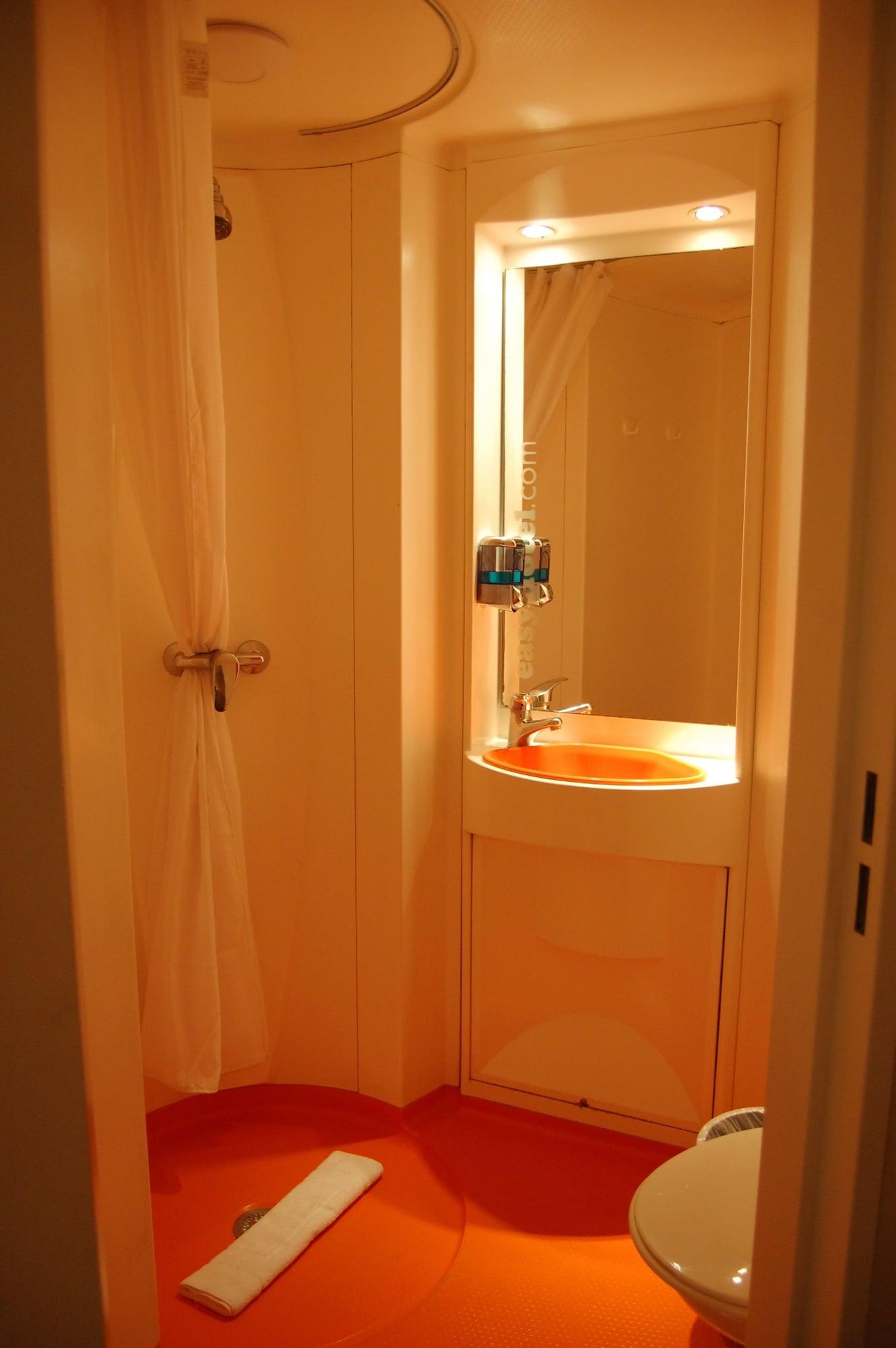 Easyhotel South Kensington Londra Esterno foto