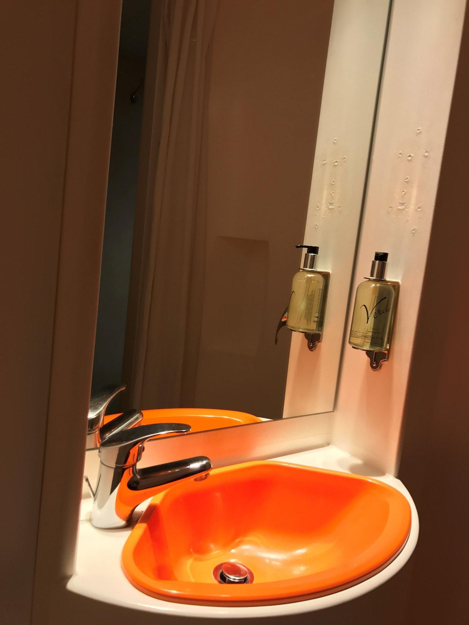 Easyhotel South Kensington Londra Esterno foto