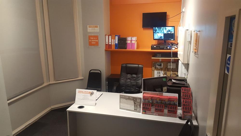 Easyhotel South Kensington Londra Esterno foto